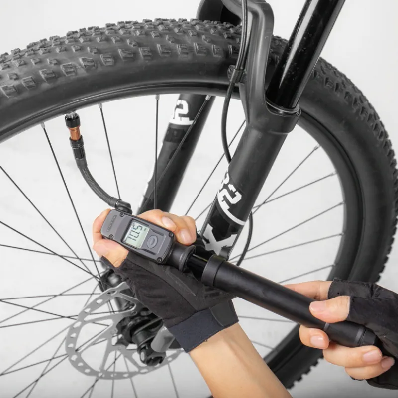 Topeak Mountain Digital 2stage MTB Shock/Tyre Pump - Black 7 Topeak Mountain Digital 2stage MTB Shock/Tyre Pump - Black - Image 7